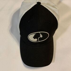 Mossy Oak size large/extra-large cap.  Flex fit